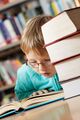 Boy-reading-encyclopedia - garçon-lecture-encyclopédie.jpg
