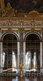 170px-Château de Versailles, galerie des glaces, miroirs.jpg