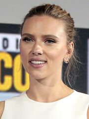 Fil:Scarlett Johansson en 2019.jpg