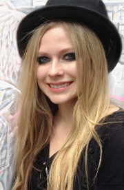Avril Lavigne (2013).jpg