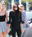 Gallery-1445769366-kendall-jenner-gigi-hadid-and-cara-delevingne-just-nailed-off-duty-model-style.jpg