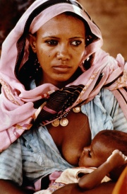 Mère-bébé-nouveau-né-allaitement-Khartoum-Soudan-2034.jpg