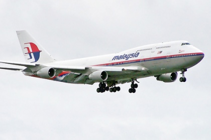 9M-MPL Boeing 747-400 MAS-12.jpg
