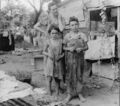 Famille pauvre en Californie pendant la crise de 1929..jpg