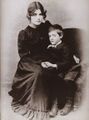 M Utrillo et sa mère S Valadon vers 1890.jpg