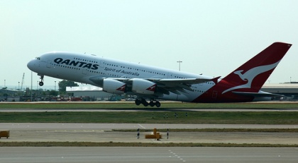 Qantas A380-8838.jpg